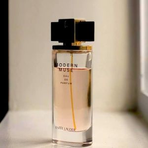 Estée Lauder modern muse perfume